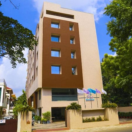 The Park Residency Hotell Ahmedabad Exteriör bild