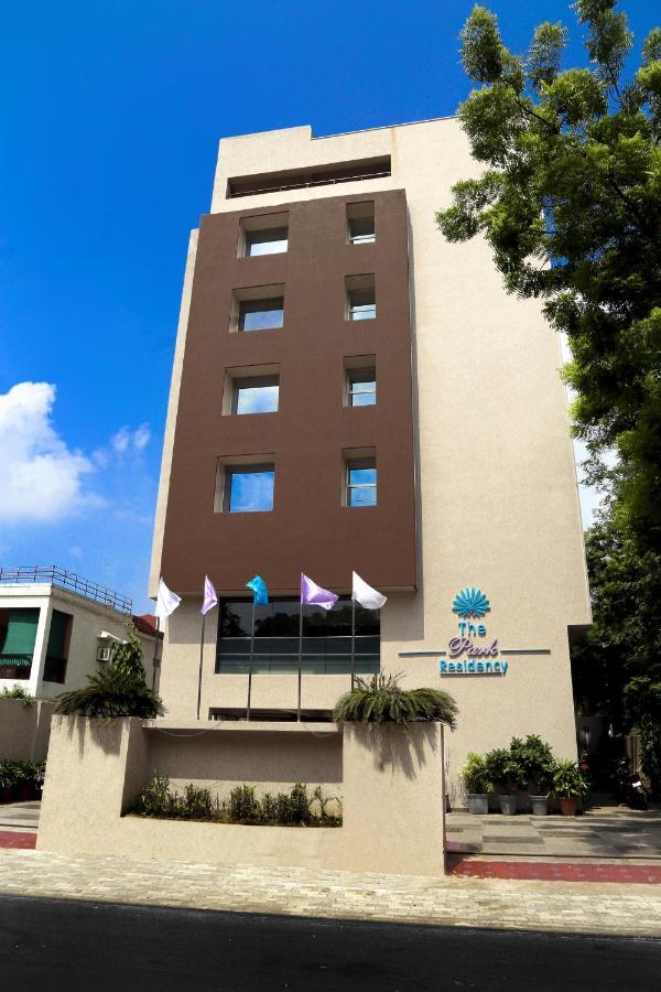 The Park Residency Hotell Ahmedabad Exteriör bild