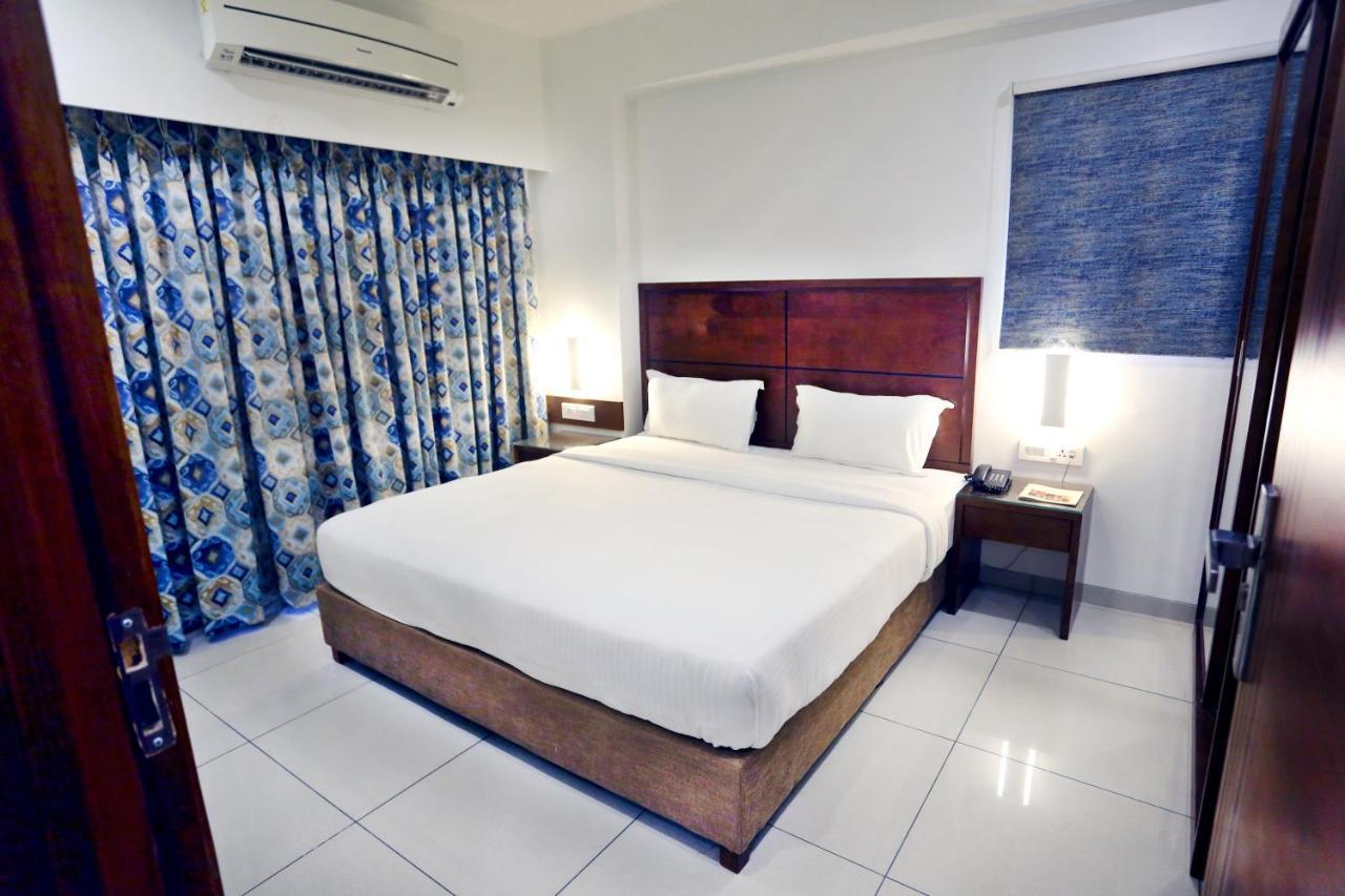 The Park Residency Hotell Ahmedabad Exteriör bild